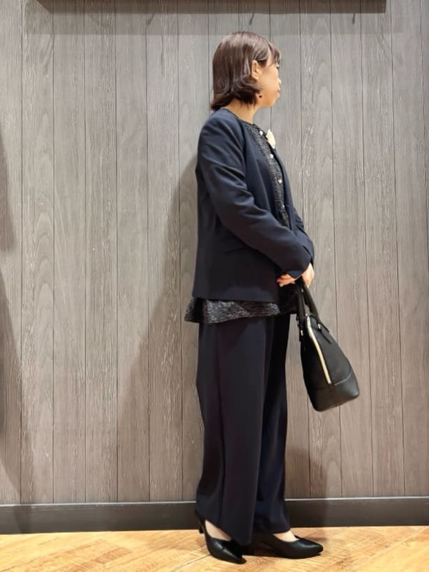 meiさんの「SHOO･LA･RUE｜【洗濯機可/セットアップ可/S-3L】きちんと楽に。カットジョーゼットノーカラージャケット」を使ったコーディネート