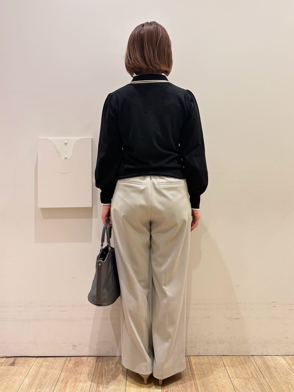 YUKOさんの「index｜ゴールドパーツ付きボウタイニット【洗濯機OK】《10col／XS～LL》」を使ったコーディネート