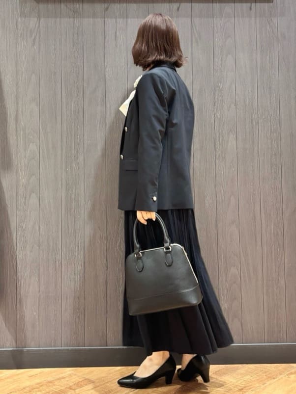 meiさんの「SHOO･LA･RUE｜【洗濯機可/S-3L】リボンボウタイが魅力　大人の華やかブラウス」を使ったコーディネート