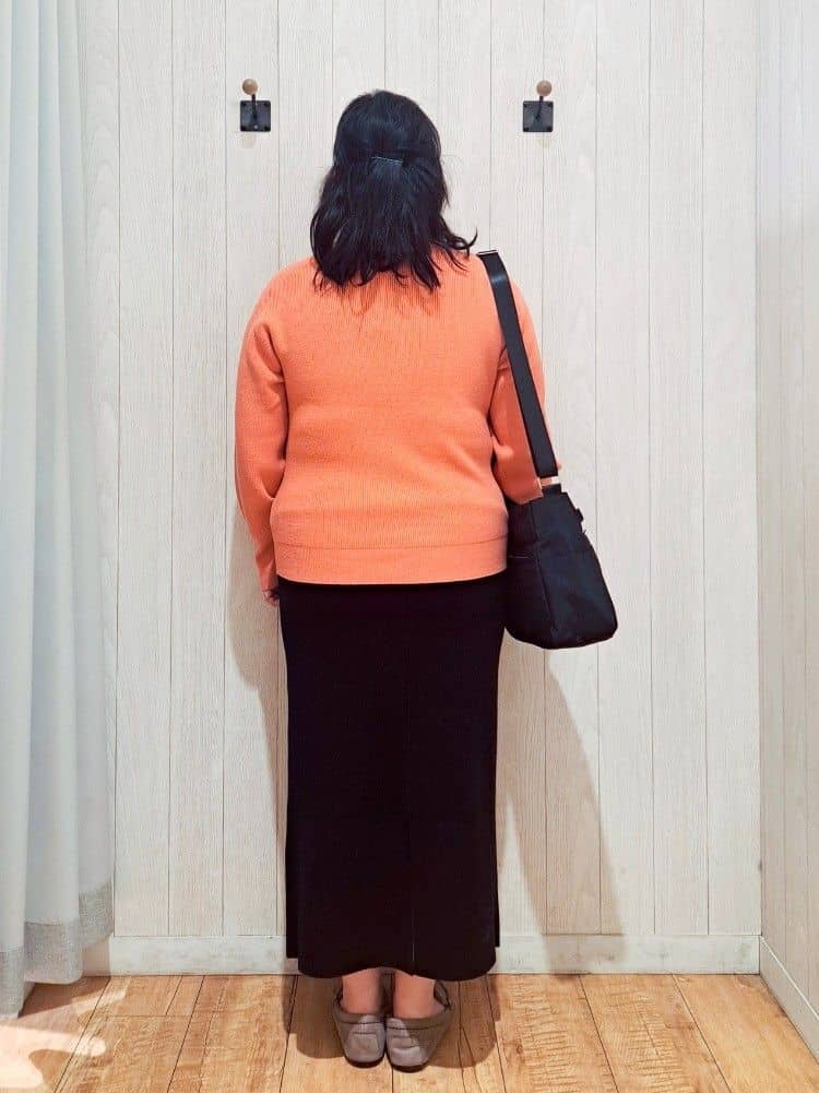 kotomiさんの「SHOO･LA･RUE｜【毛玉になりにくい/洗濯機可/S-LL】お袖パールの上品ニット」を使ったコーディネート
