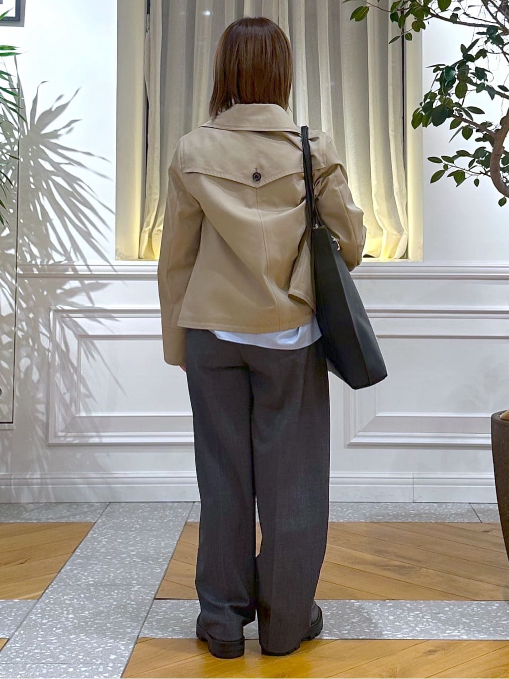 なべこさんの「DRESSTERIOR｜【ウォッシャブル/撥水素材】Aラインショートトレンチジャケット」を使ったコーディネート