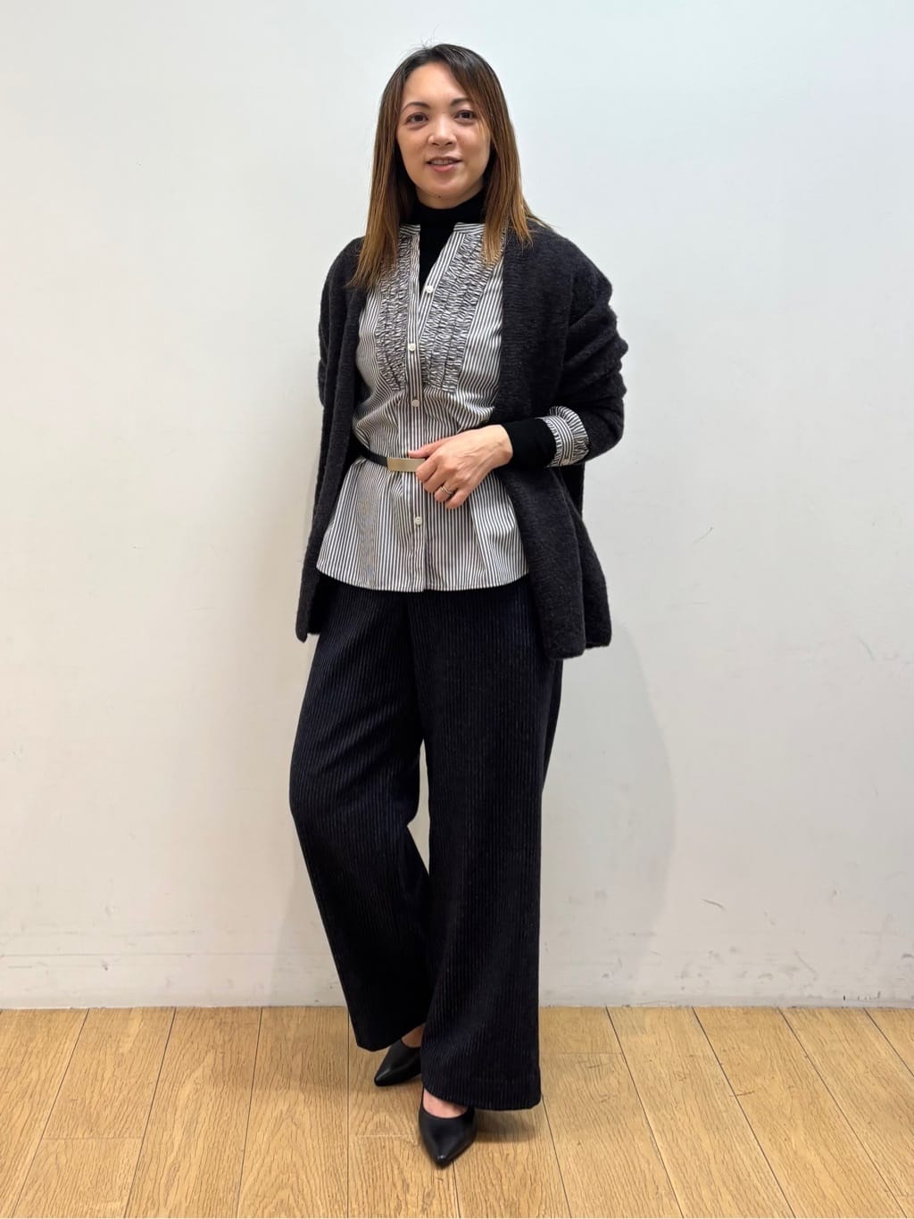 mikkoさんの「INDIVI｜【洗える】胸元タックフリル長袖ブラウス」を使ったコーディネート