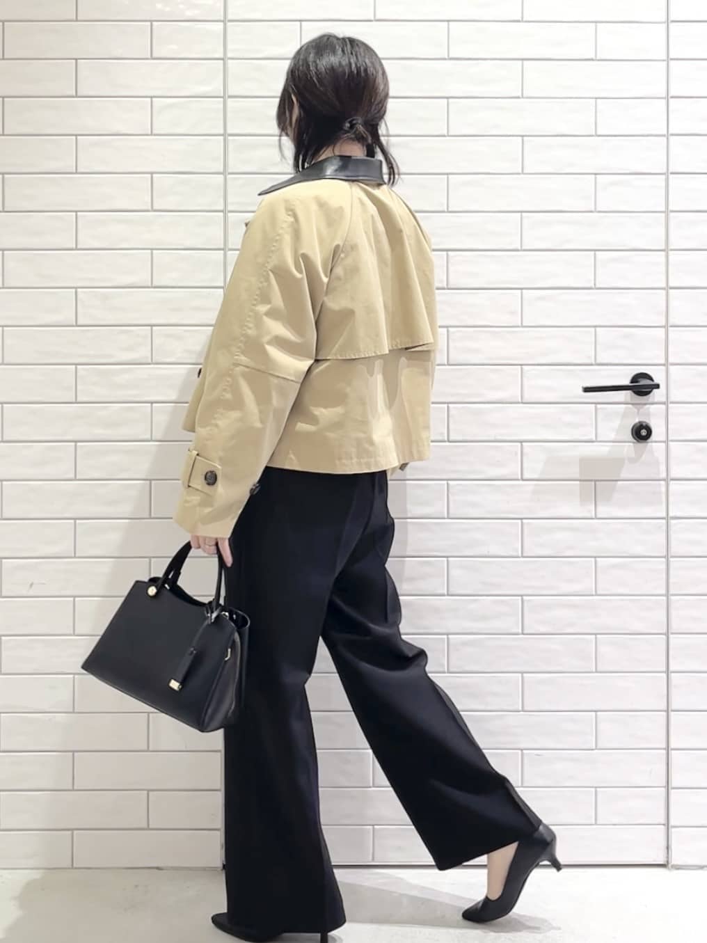 しおりさんの「OPAQUE.CLIP｜ショルダータックショートニット【洗濯機OK】」を使ったコーディネート