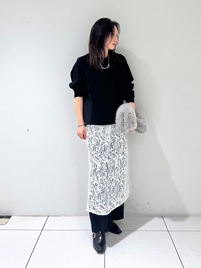 そんさんの「INDIVI｜【洗える／選べる8色】トーンアップニット」を使ったコーディネート
