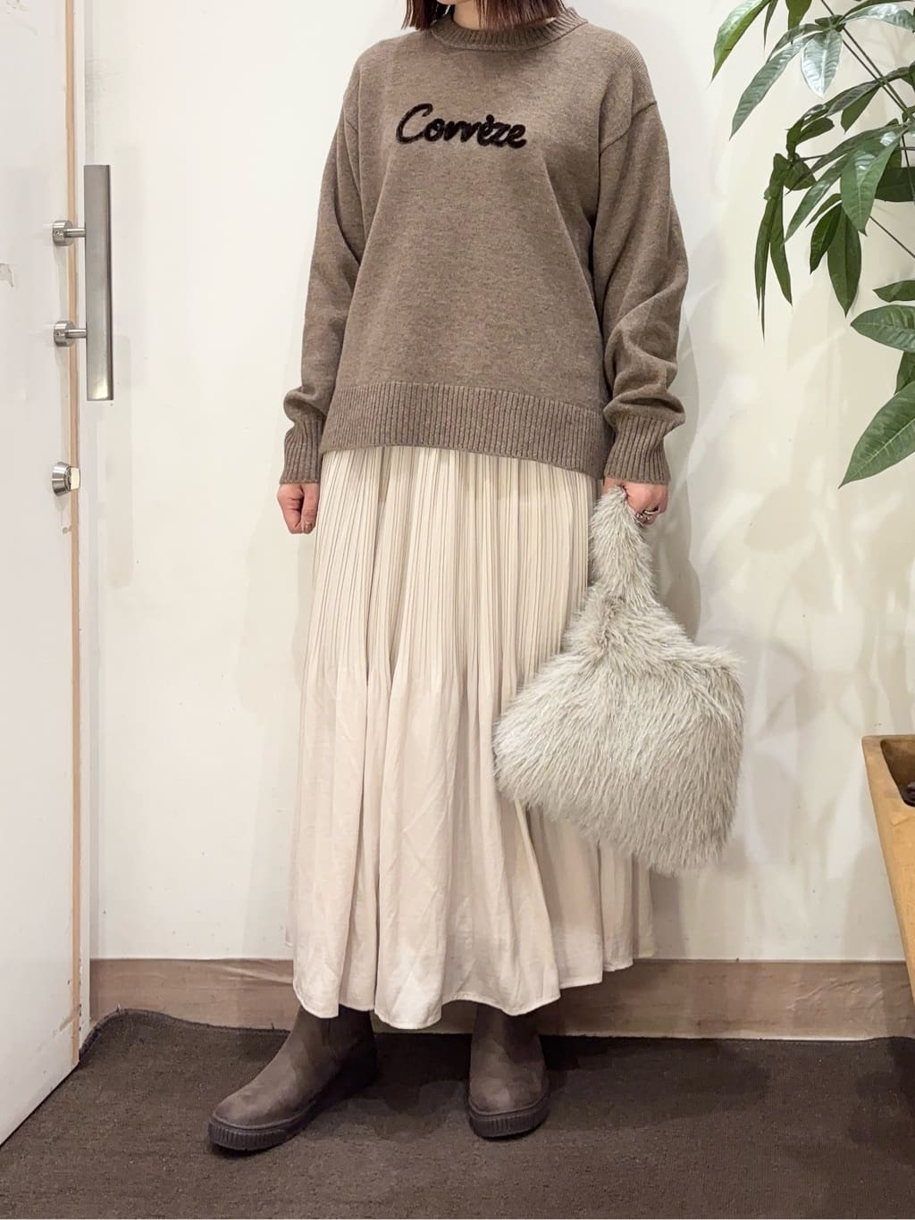 宗形さんの「SHOO･LA･RUE｜【S-LL/洗濯機可】ふわふわがやみつきになる柔らかさ スウェットライクロゴニット」を使ったコーディネート