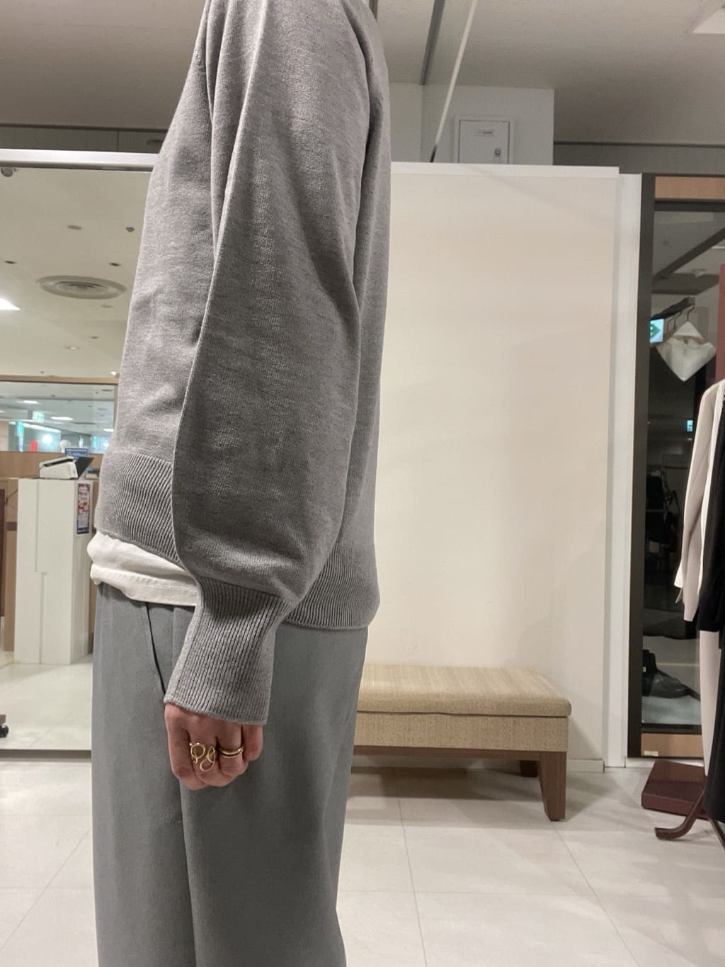 IWAMOさんの「UNTITLED｜【8色展開／コンパクト丈】レーヨン混 コクーンニット」を使ったコーディネート