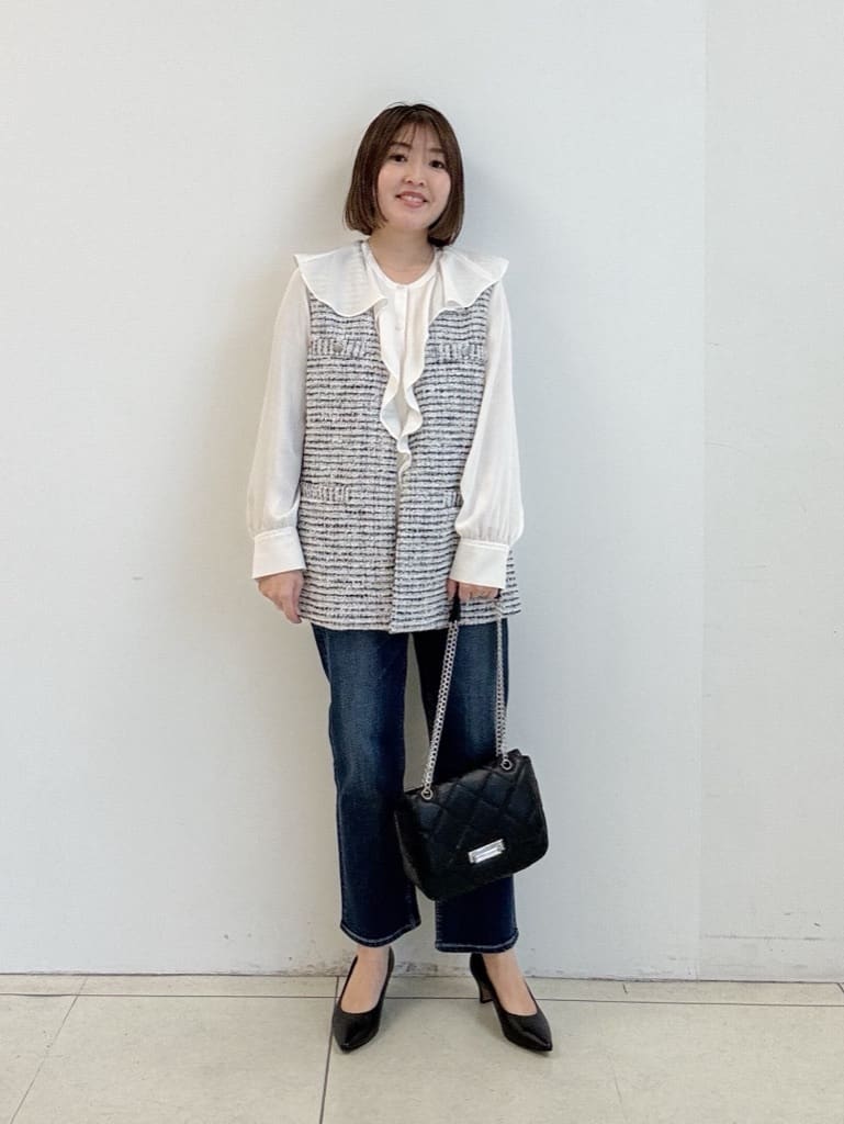 yoshiyaさんの「INDIVI｜キルトフラップバッグ」を使ったコーディネート