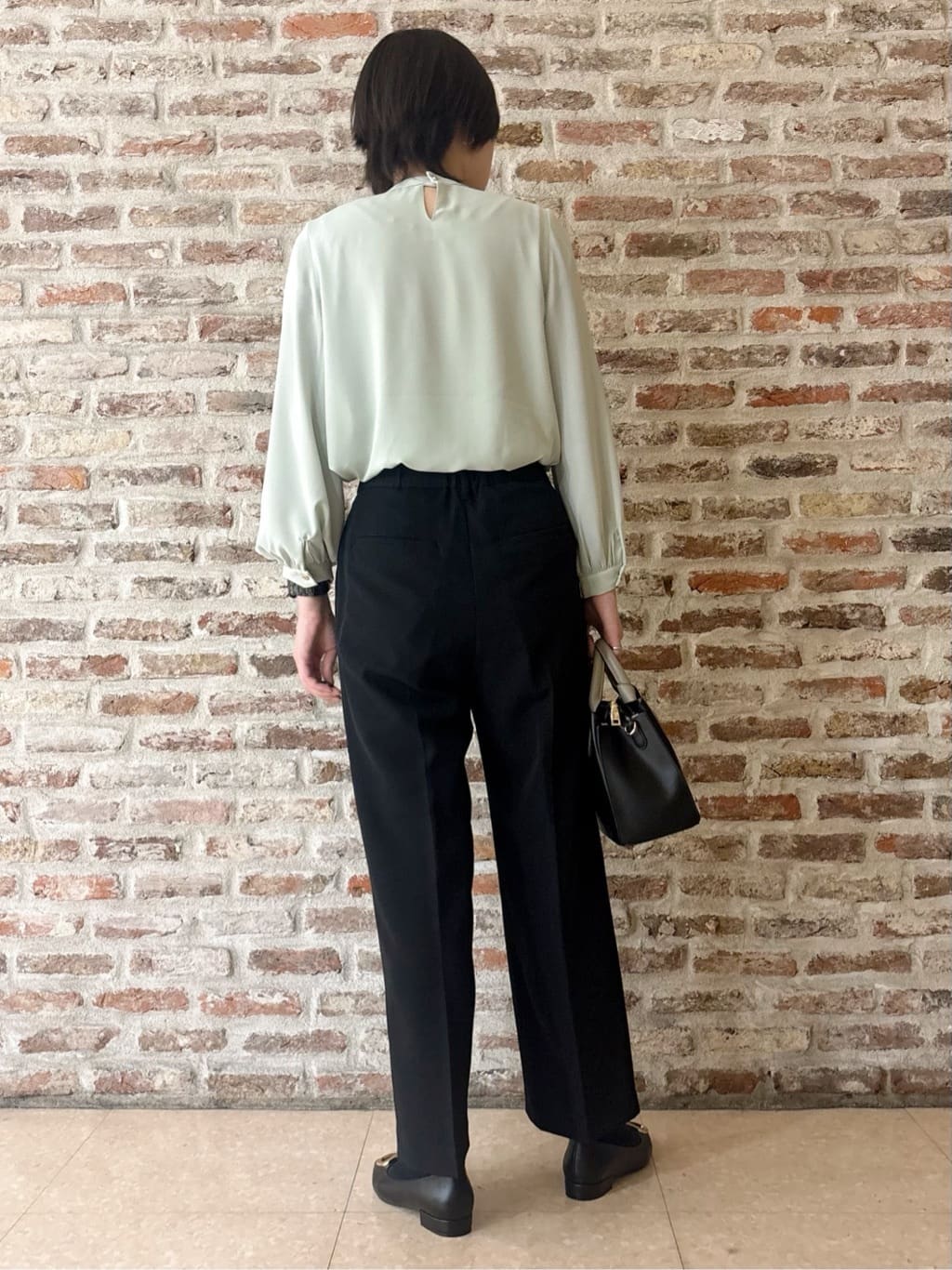 しばさんの「THE SHOP TK｜【通勤スタイルに】ダブルクロス ノーカラージャケット/セットアップ可」を使ったコーディネート