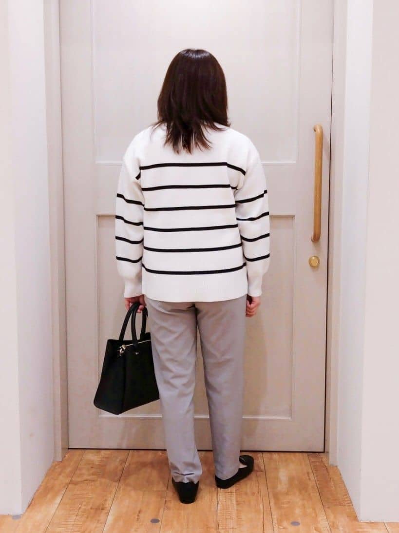 みーさんの「SHOO･LA･RUE｜【洗濯機可/S-LL】すっきり上品に ベーシックテーパードパンツ」を使ったコーディネート