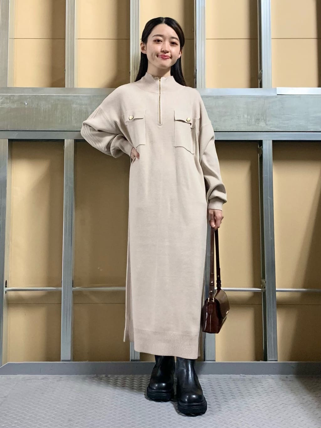 sahoさんの「THE SHOP TK｜1枚でこなれ見え ハーフZIPワンピース【毛玉になりにくい/静電気防止/洗濯機OK】」を使ったコーディネート