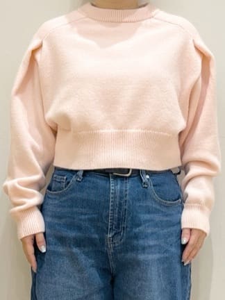 くーみーさんの「OPAQUE.CLIP｜ショルダータックショートニット【洗濯機OK】」を使ったコーディネート