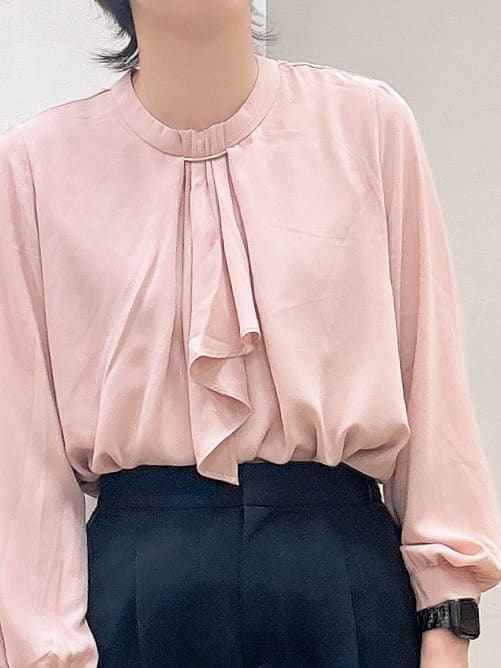 しばさんの「THE SHOP TK｜【通勤・きちんと見えに】ダブルクロス ペプラムジレ/セットアップ可」を使ったコーディネート
