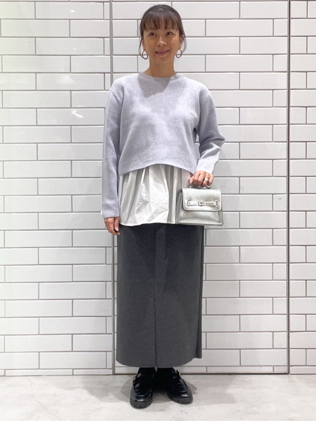 oiさんの「OPAQUE.CLIP｜《ツインセット》ショートラメニット&times;フレアタンクトップ【洗濯機OK】」を使ったコーディネート
