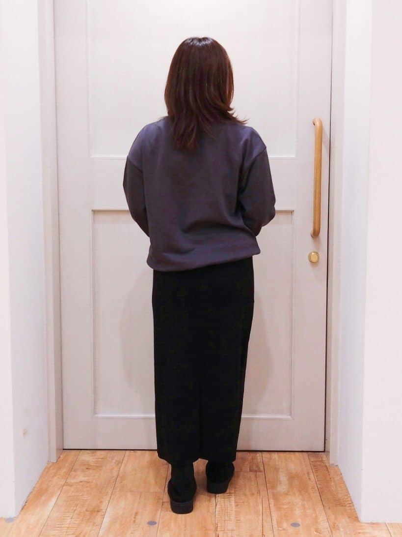 みーさんの「SHOO･LA･RUE｜【洗濯機可/セットアップ可/毛玉になりにくい】心地よく穿ける ニットナロースカート」を使ったコーディネート
