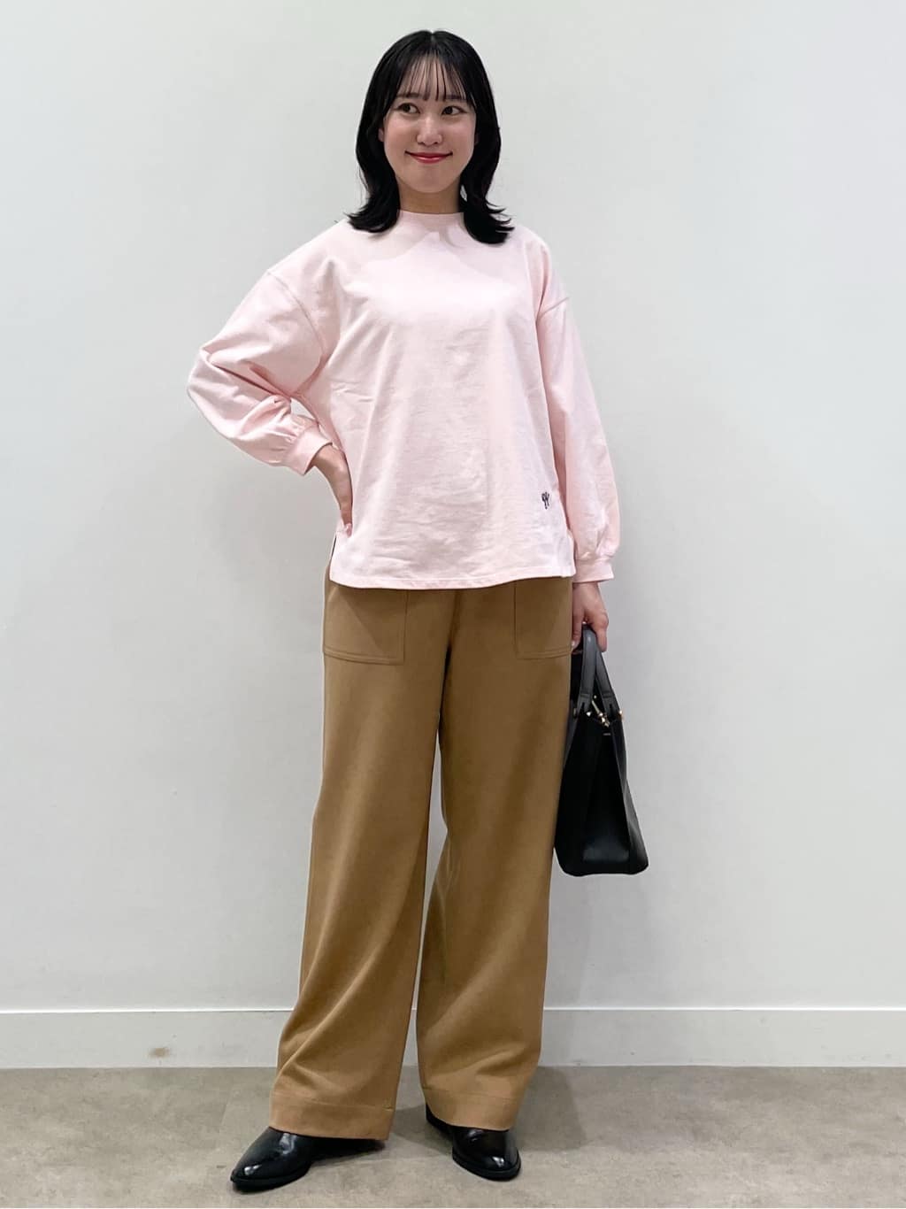 yukariさんの「Dessin｜【360度可愛い・洗える】バックヘンリーカットソー」を使ったコーディネート