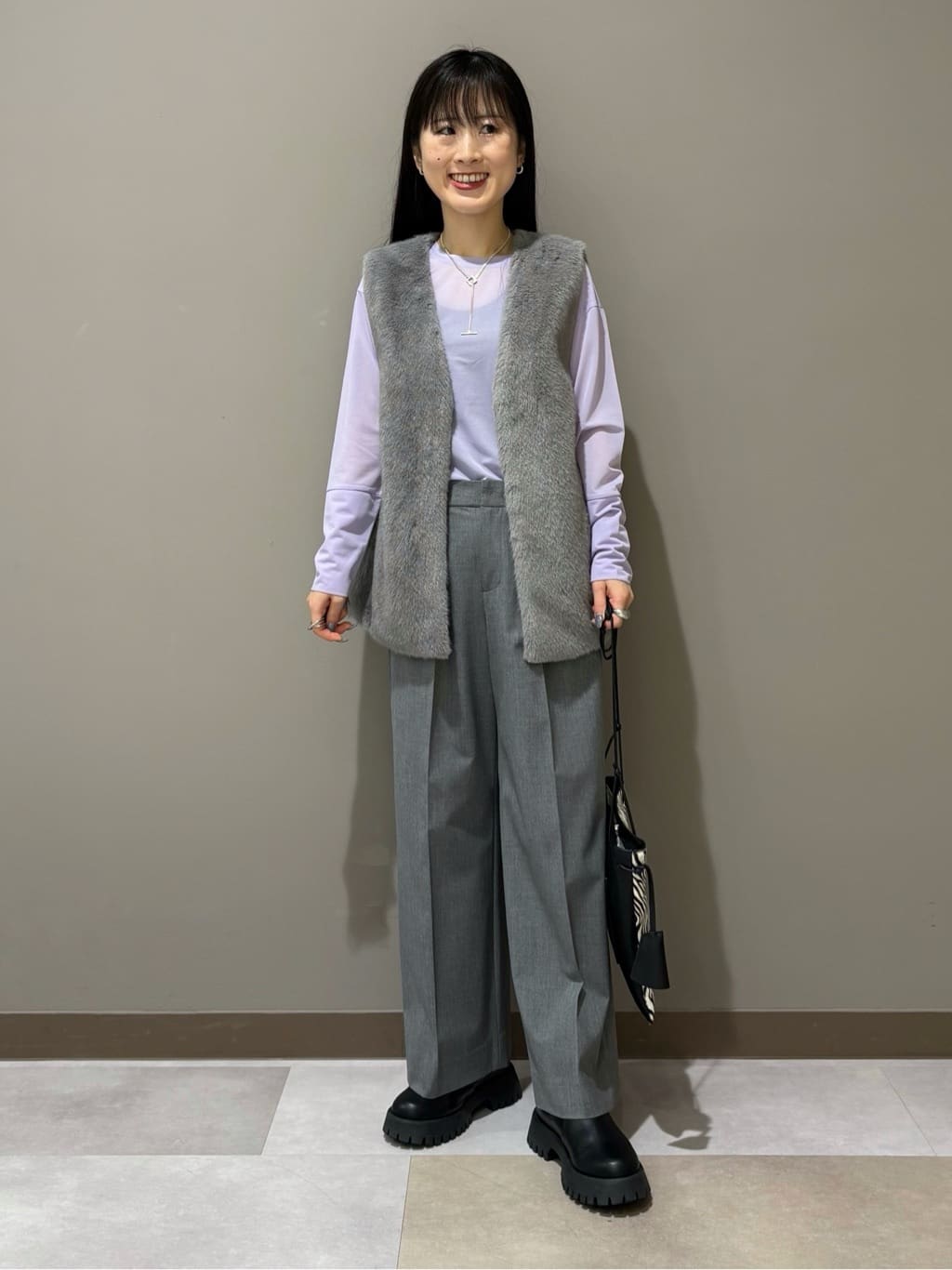 KEIKOさんの「INDIVI｜ストレッチシアーロングTシャツ」を使ったコーディネート