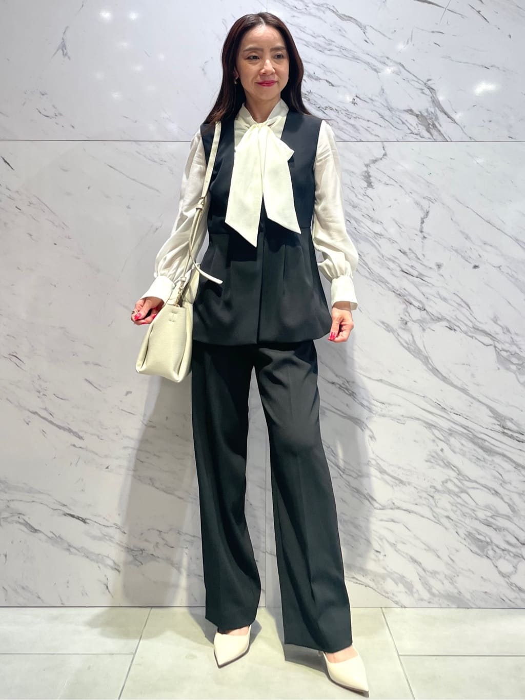 saitouさんの「COUP DE CHANCE｜【手洗い可／日本製】シアーリボンブラウス」を使ったコーディネート