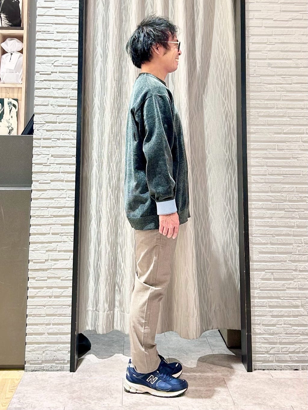 KENJI Iさんの「THE SHOP TK｜【触れるたびに心地良い】ライトモールニット　洗濯機OK/ユニセックスでおすすめ！」を使ったコーディネート