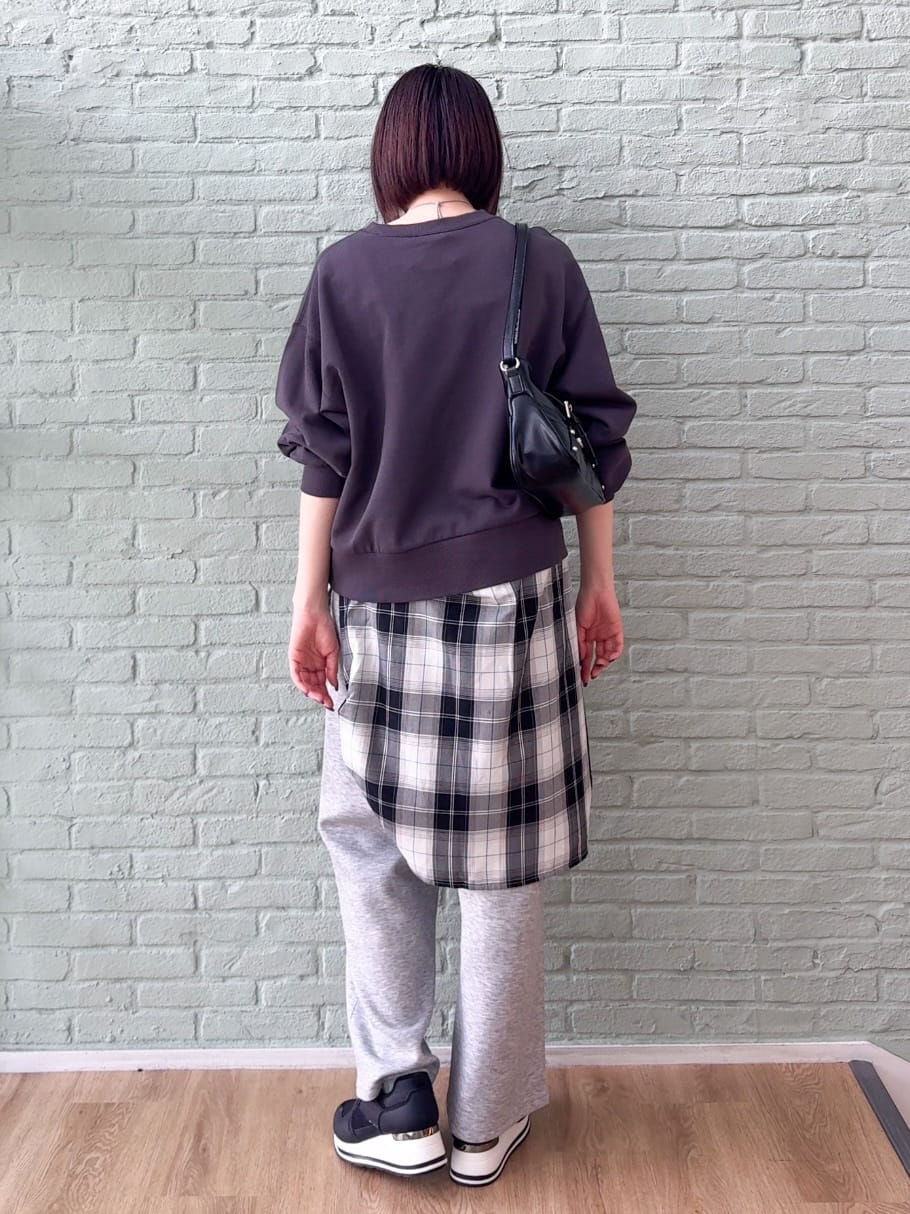 𝐜𝐡𝐢𝐤𝐚さんの「SHOO･LA･RUE｜【セットアップ可/S-LL/なめらかタッチ】こなれた着こなしに ダブルウエスト レイヤードパンツ」を使ったコーディネート