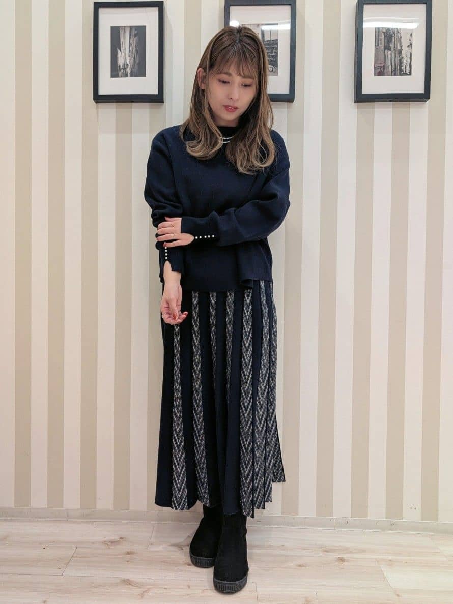 otaさんの「SHOO･LA･RUE｜【洗濯機可/セットアップ可/インせず着られる】もちもち裾ラウンドニット」を使ったコーディネート