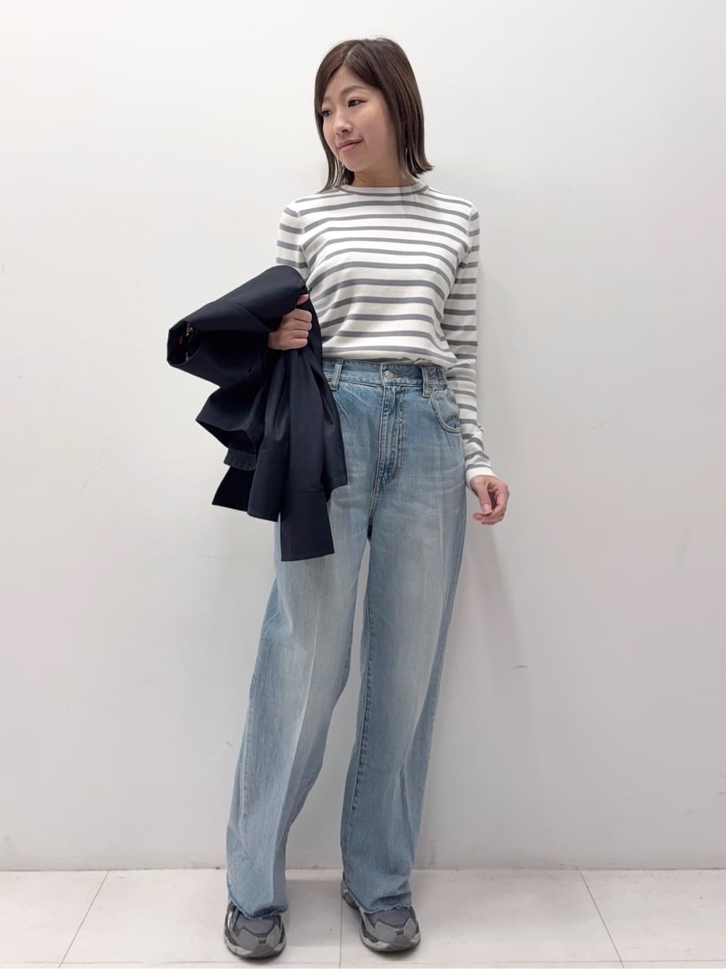 Nishijimaさんの「DRESSTERIOR｜【ウォッシャブル/撥水素材】Aラインショートトレンチジャケット」を使ったコーディネート