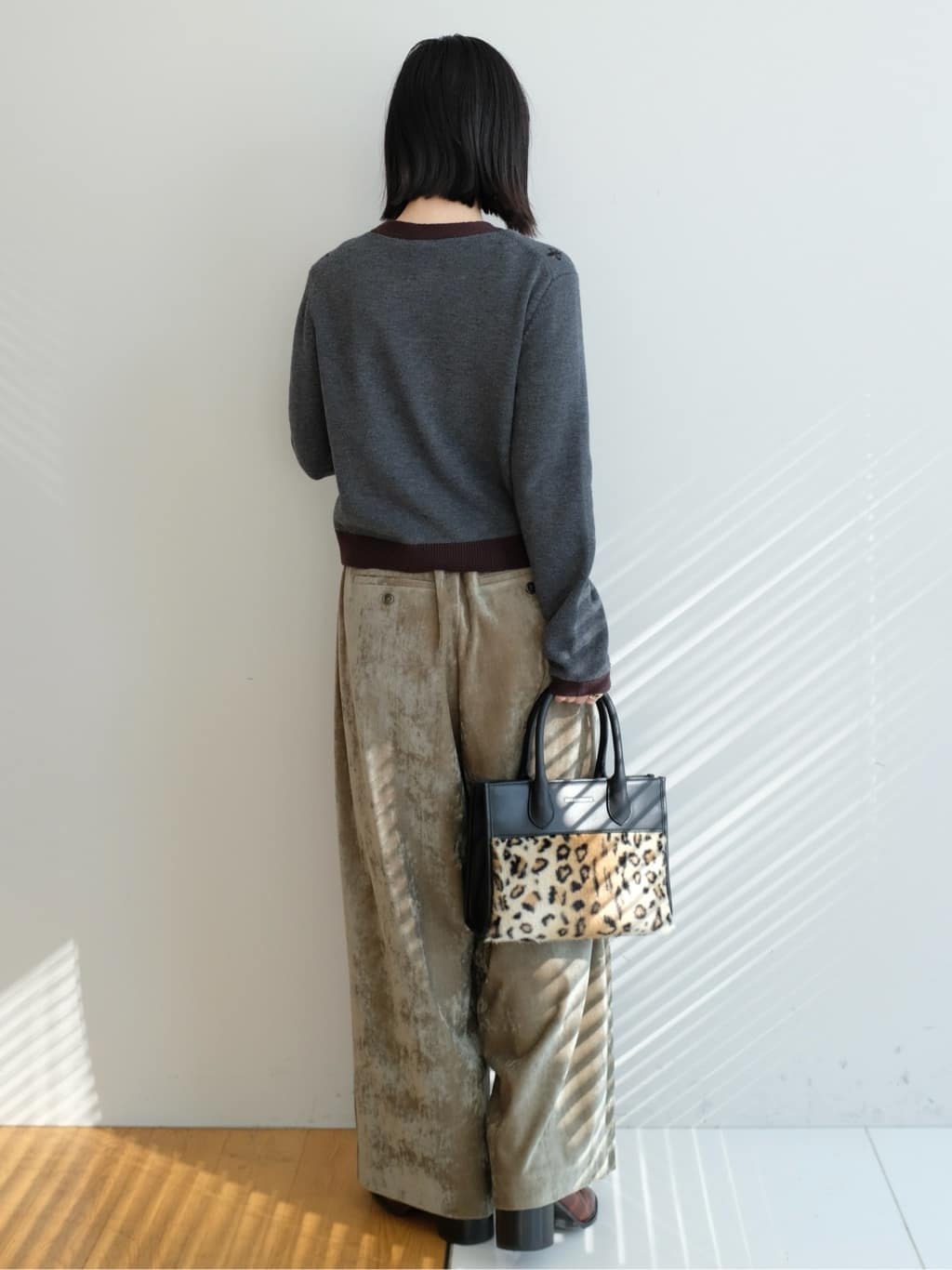 Kishimotoさんの「DRESSTERIOR｜ソフト別珍イージーパンツ」を使ったコーディネート