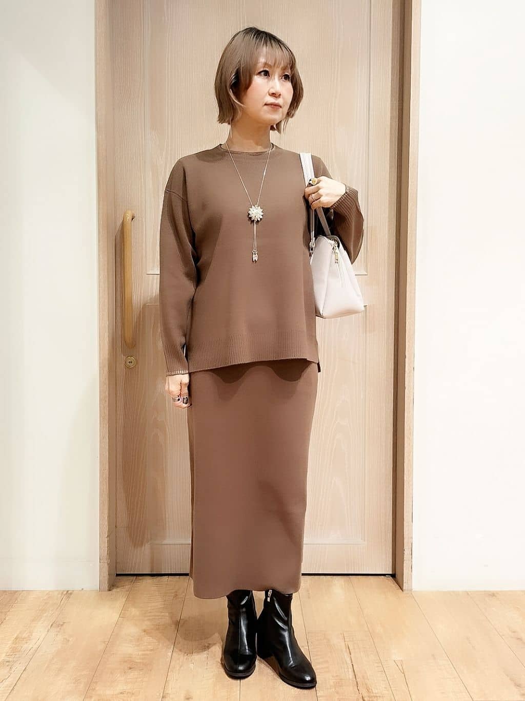 YUKIさんの「SHOO･LA･RUE｜ゴージャスフラワーネックレス」を使ったコーディネート