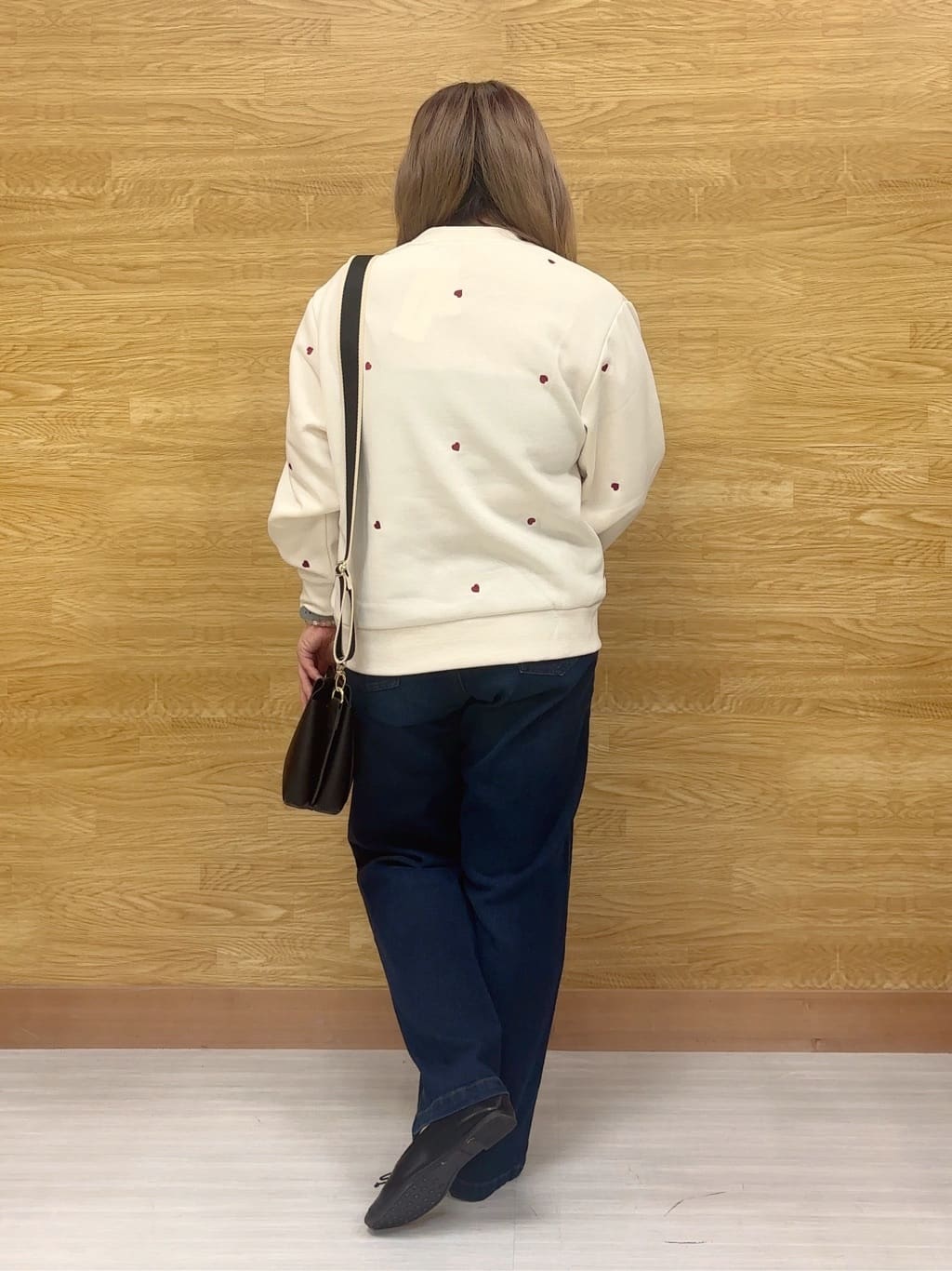 ぁむさんの「SHOO･LA･RUE｜【洗濯機可】小さめ刺繍で大人見え アソート裏起毛スウェット」を使ったコーディネート