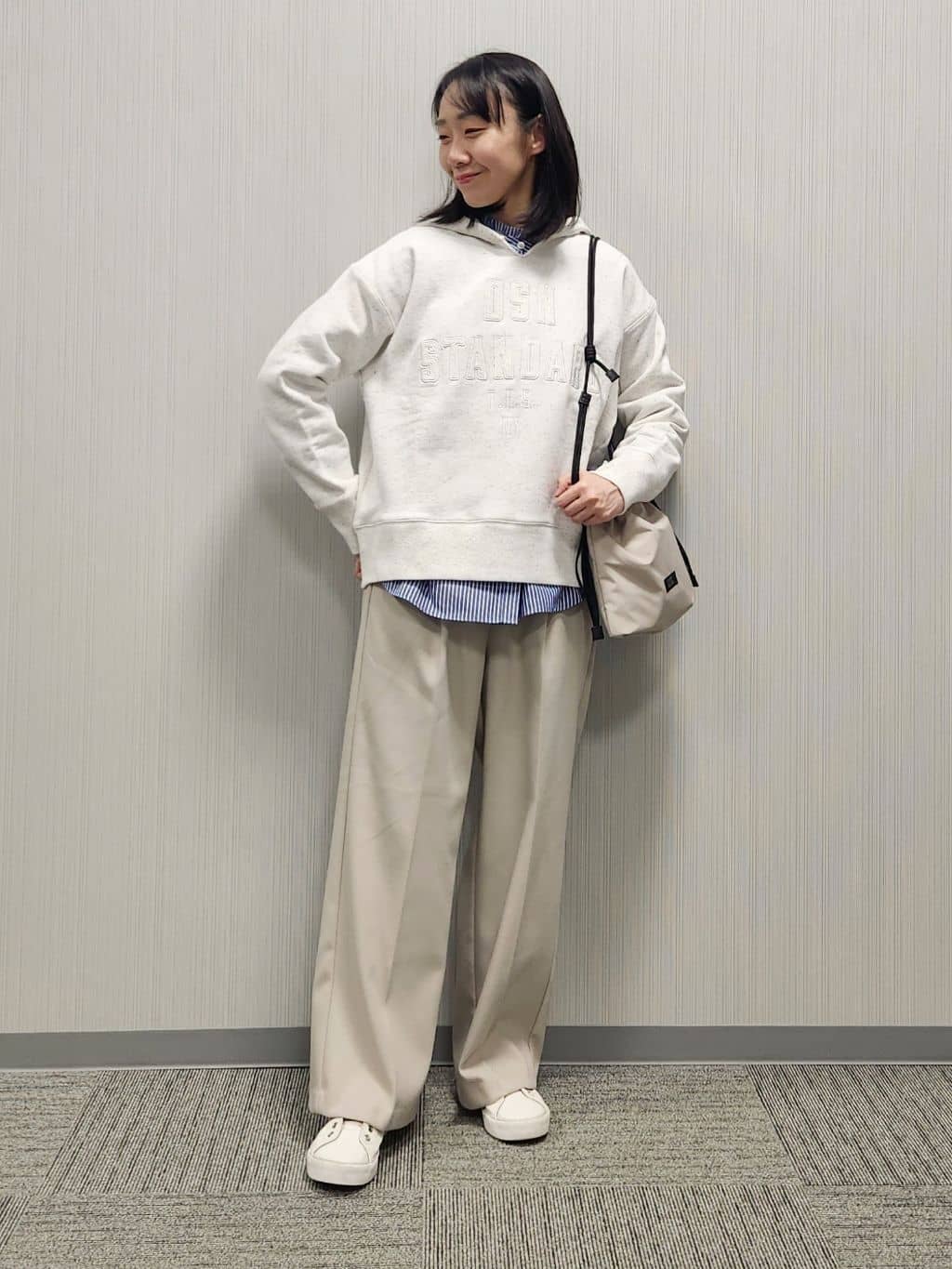 naraさんの「Dessin｜【ユニセックス/洗える】ネップ裏毛フーディートレーナー」を使ったコーディネート