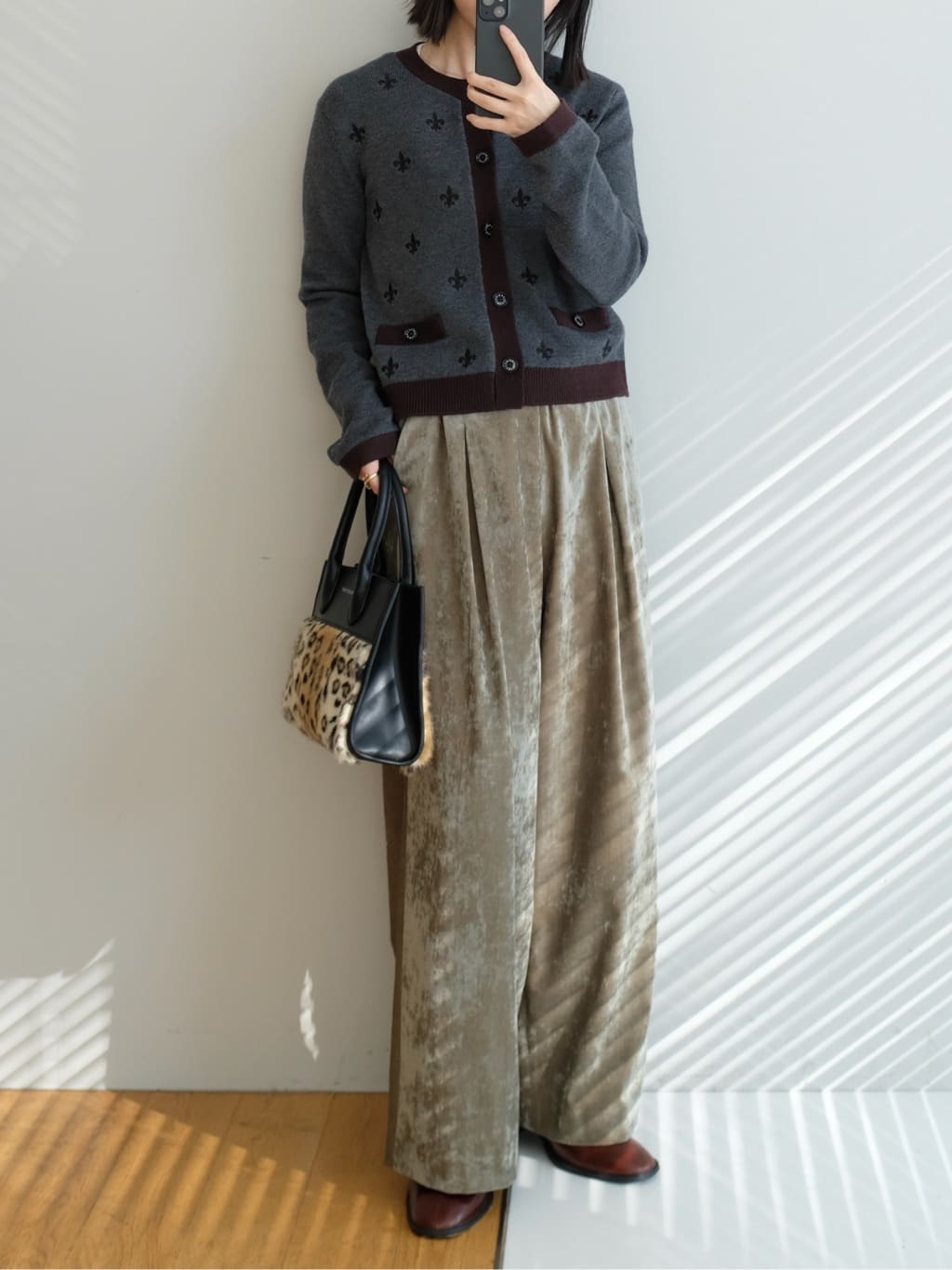 Kishimotoさんの「DRESSTERIOR｜ソフト別珍イージーパンツ」を使ったコーディネート