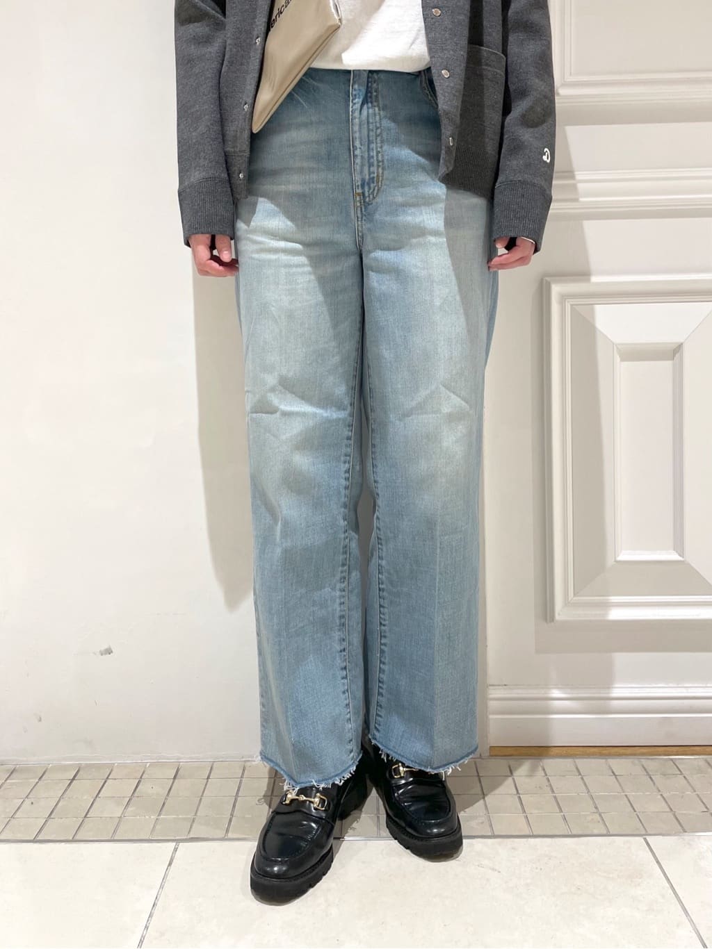 makiさんの「DRESSTERIOR｜◆ウォッシャブル アームライン ラウンドカーディガン」を使ったコーディネート
