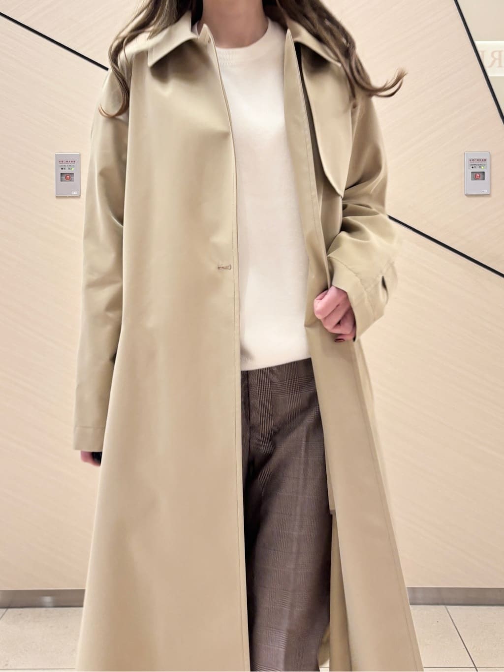 清水夏姫さんの「DRESSTERIOR｜【ウォッシャブル/美シルエット】ライト トレンチコート」を使ったコーディネート