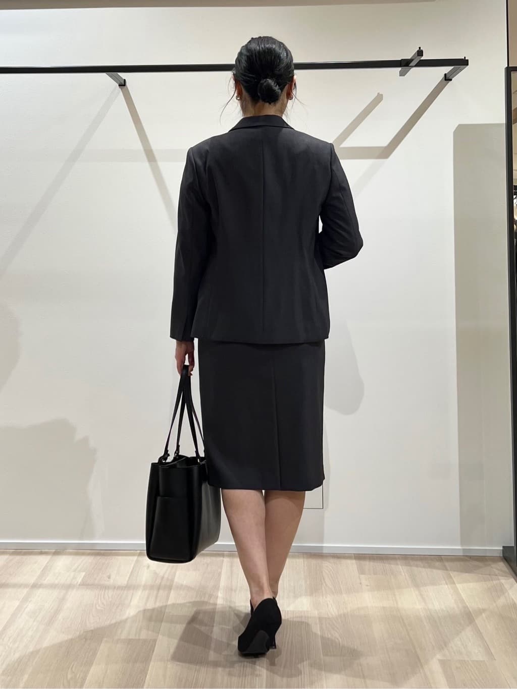 TOMOMIさんの「UNTITLED｜【通勤／オフィス】タックジョーゼットブラウス」を使ったコーディネート