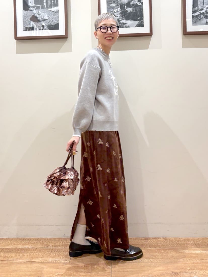 Ayumiさんの「SHOO･LA･RUE｜【洗濯機可/S-LL】裾スカラップが差がつく コード刺繍ロゴニット」を使ったコーディネート
