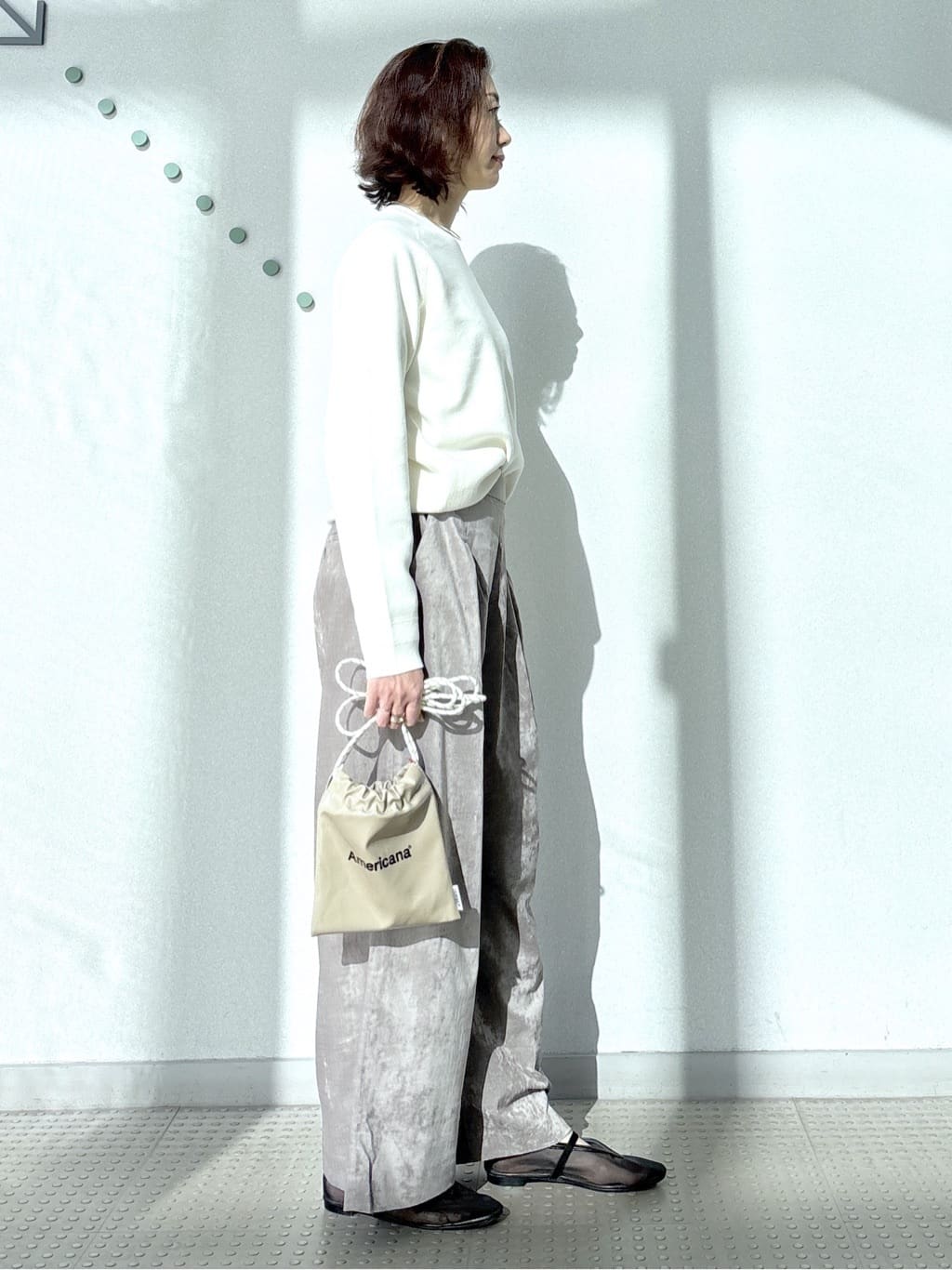 saitoさんの「DRESSTERIOR｜ソフト別珍イージーパンツ」を使ったコーディネート