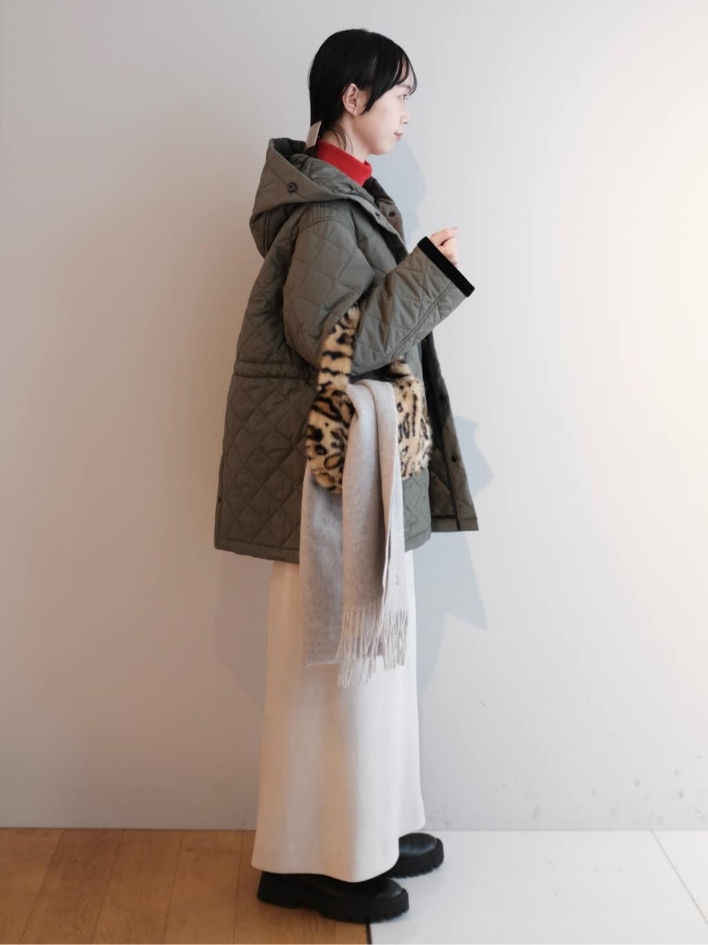 Kishimotoさんの「DRESSTERIOR｜コーデュロイジャージタイトスカート」を使ったコーディネート