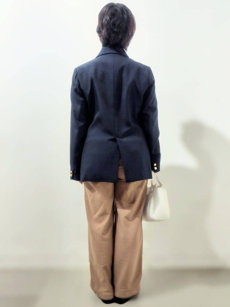 kodamaさんの「THE SHOP TK｜【通勤にもデイリーにも】CAVIAN 金ボタンダブルブレストジャケット」を使ったコーディネート