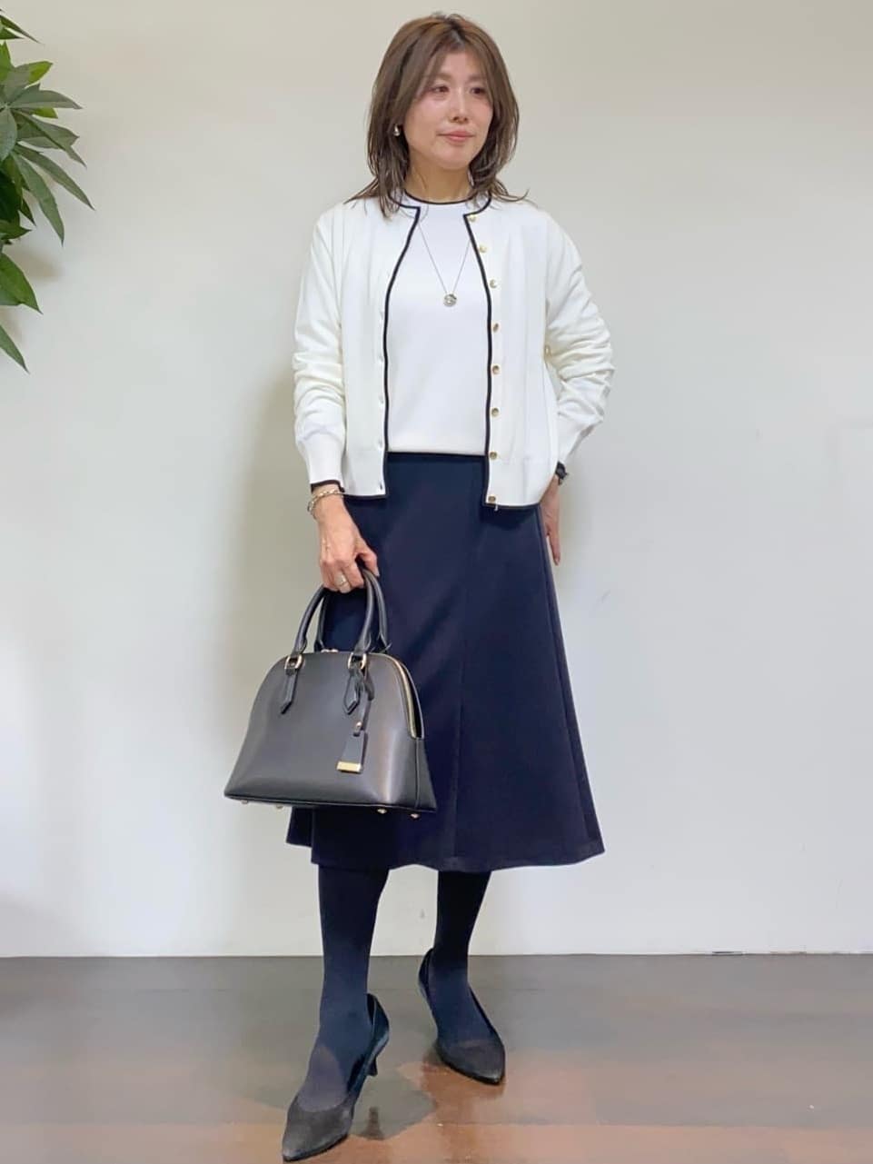 tomoさんの「UNTITLED｜【アンサンブル可/洗える】ウォームスパン カーディガン」を使ったコーディネート