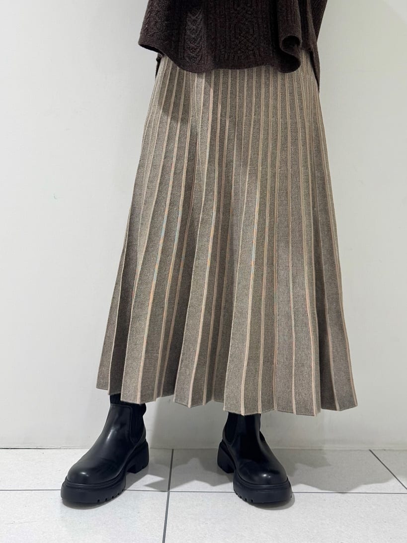 そんさんの「INDIVI｜【洗える】ケーブルデザイン ラウンドヘムニット」を使ったコーディネート