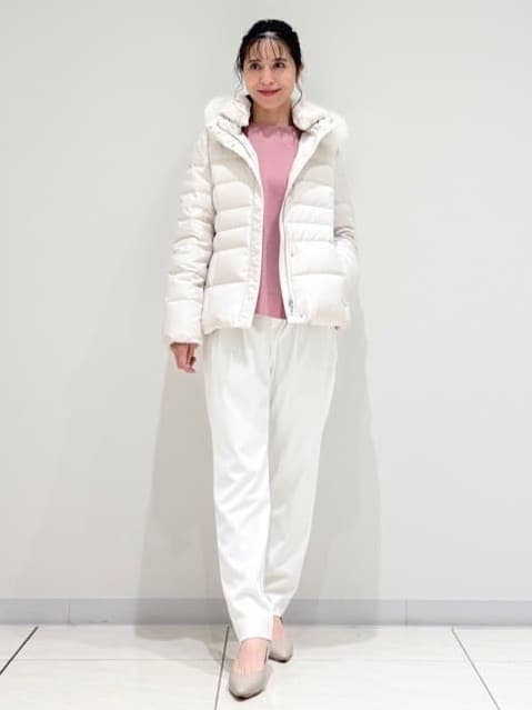 kayoさんの「INDIVI｜【名品／撥水／抗菌防臭】ショート丈リサイクルダウンコート」を使ったコーディネート
