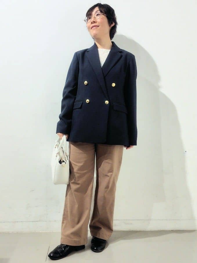 kodamaさんの「THE SHOP TK｜【通勤にもデイリーにも】CAVIAN 金ボタンダブルブレストジャケット」を使ったコーディネート