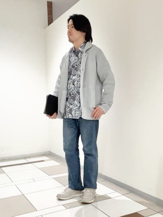 及川さんの「TAKEO KIKUCHI｜畦編みチェック ニットカーディガン」を使ったコーディネート