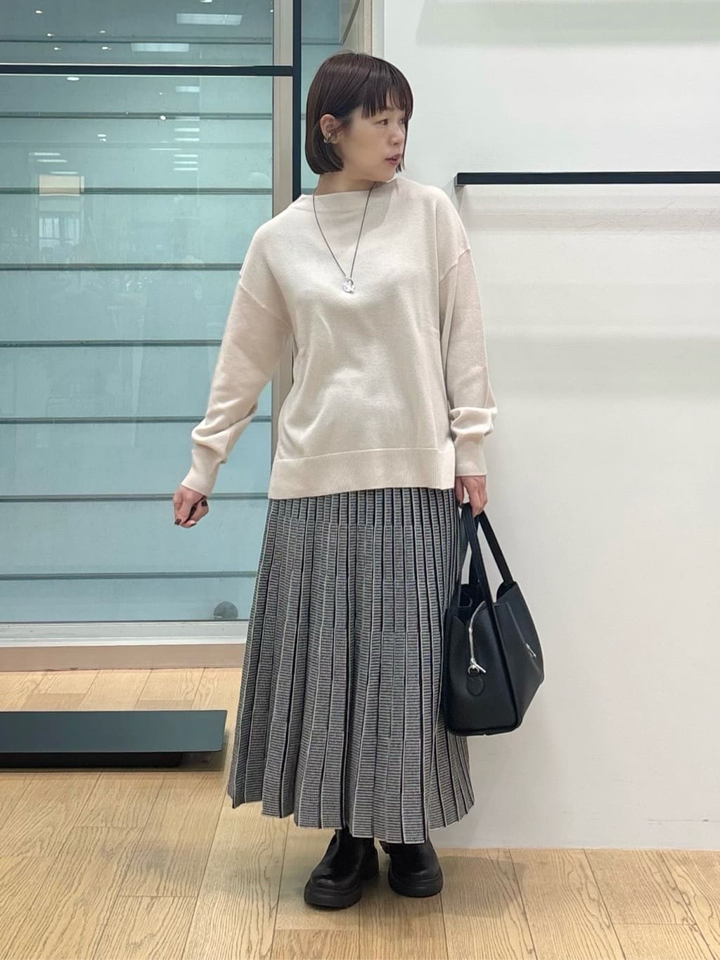asamiさんの「INDIVI｜【洗える／SETUP可能】ジャカードニット プリーツスカート」を使ったコーディネート