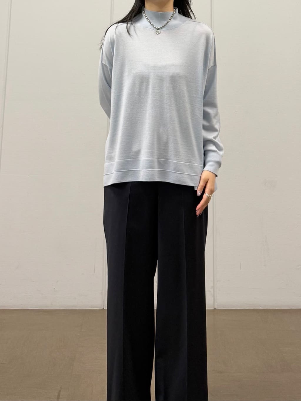 mizukiさんの「INDIVI｜【撥水／洗える】ステッチレス ロングダウンコート」を使ったコーディネート