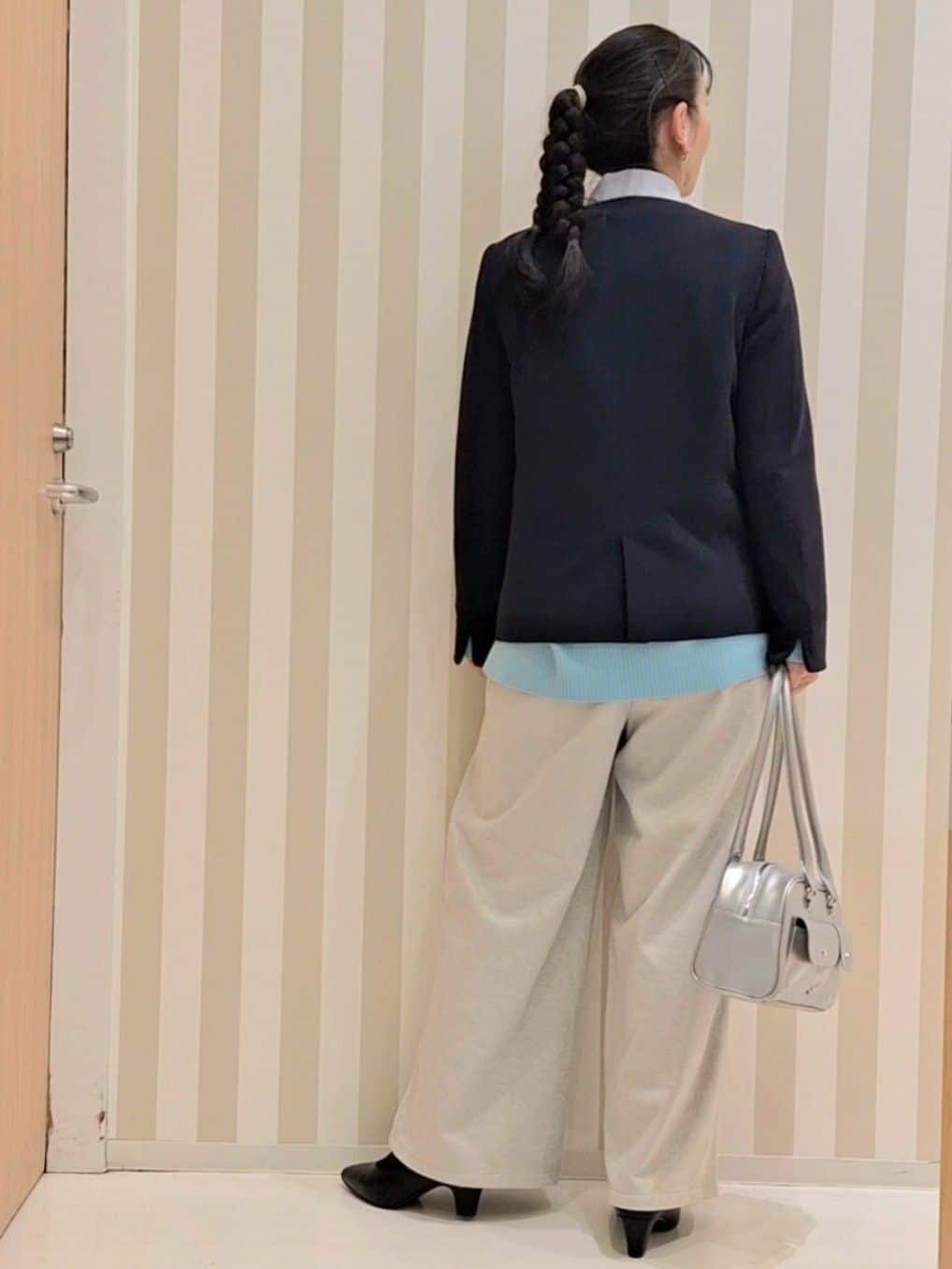 Saoさんの「SHOO･LA･RUE｜【洗濯機可/セットアップ可/S-3L】きちんと楽に。カットジョーゼットノーカラージャケット」を使ったコーディネート