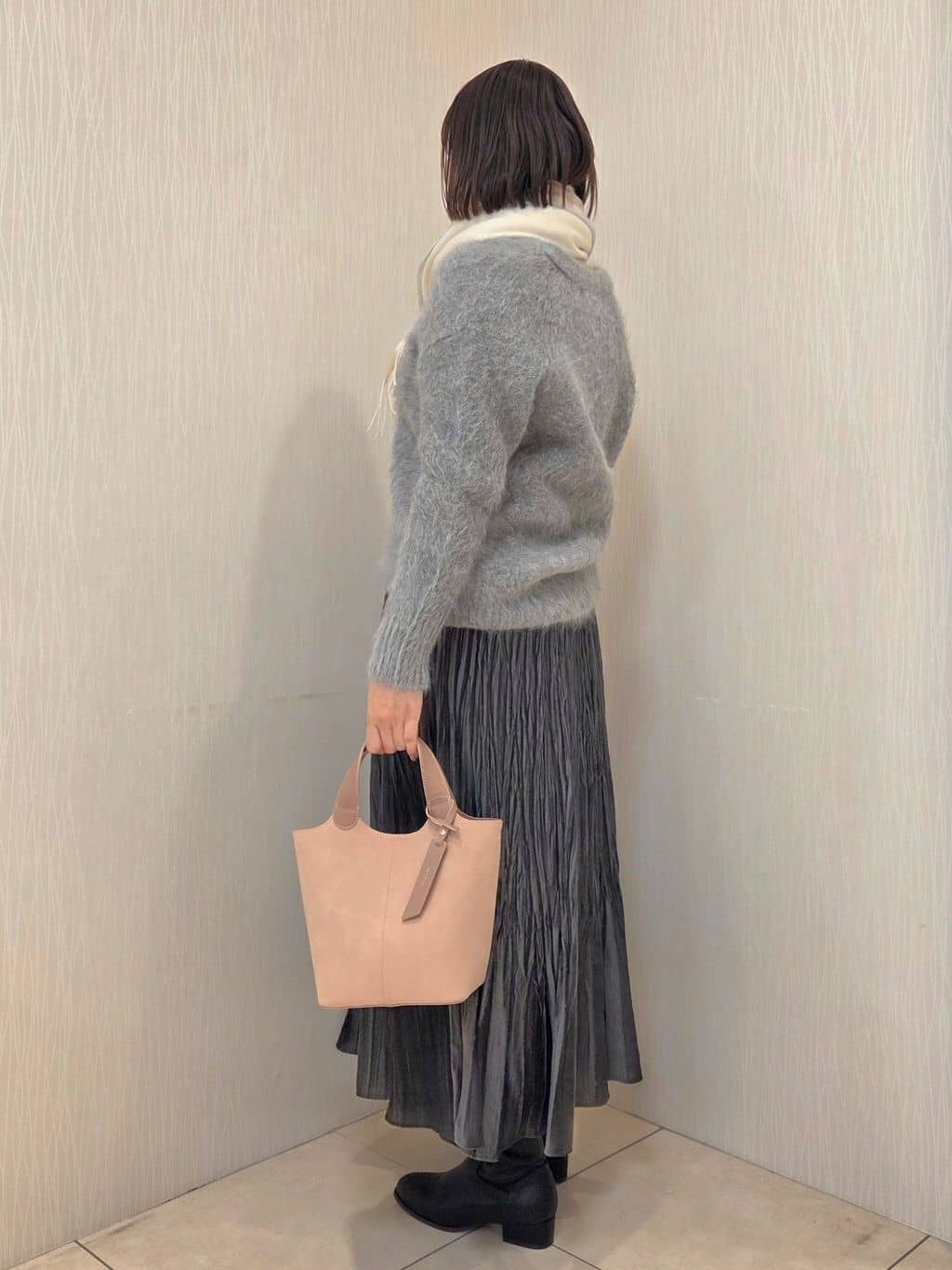 naokoさんの「UNTITLED｜【ゆったり】アルパカ混シャギー カーディガン」を使ったコーディネート