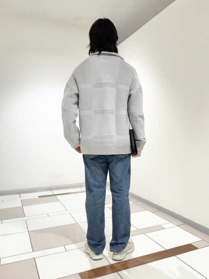 及川さんの「TAKEO KIKUCHI｜畦編みチェック ニットカーディガン」を使ったコーディネート