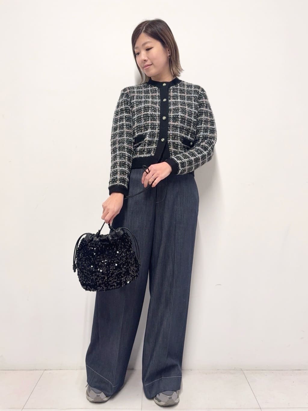 Nishijimaさんの「DRESSTERIOR｜スパンコール2WAY巾着バッグ」を使ったコーディネート