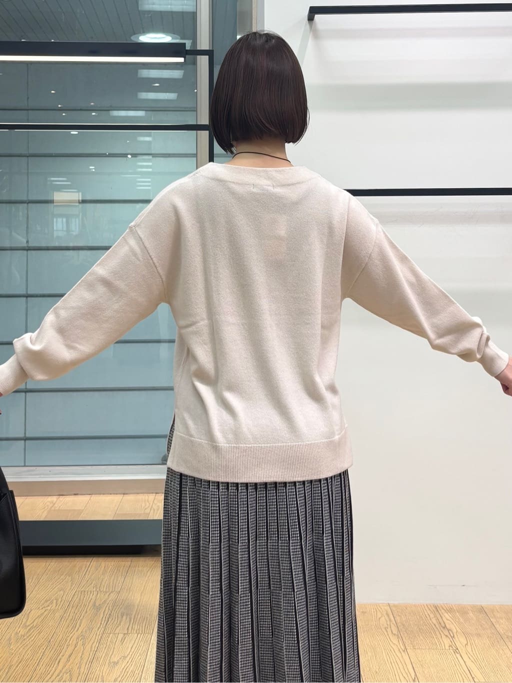 asamiさんの「INDIVI｜【洗える／SETUP可能】ジャカードニット プリーツスカート」を使ったコーディネート