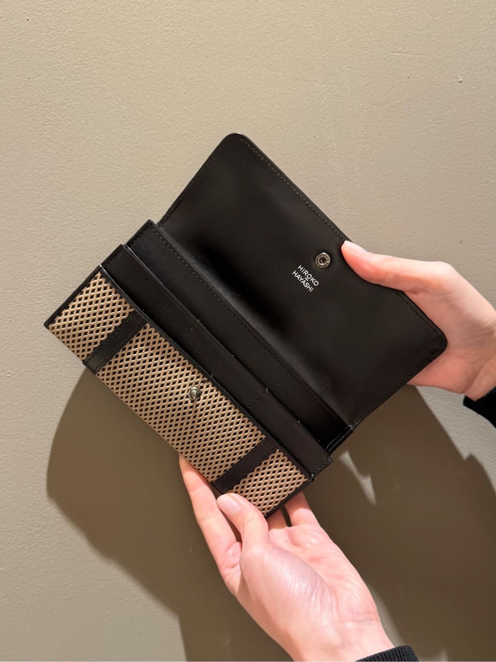 Kさんの「HIROKO HAYASHI｜PANIER（パニエ）薄型長財布」を使ったコーディネート
